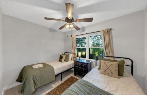 The White Lodge 4BDR Sleeps 8 with Fire Pit - Foto 24