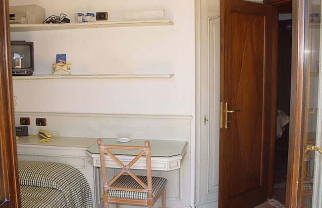 Apartment With Sea View Terrace - Photo 3