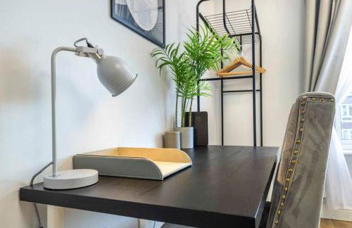 Ealing Manor - 6 beds 3 sofa beds sleeps 9 ppl - Foto 5