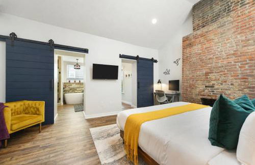 HostWise Stays - The Larryville - Amazing Bathroom, Perfect Location, Custom Build - Foto 2