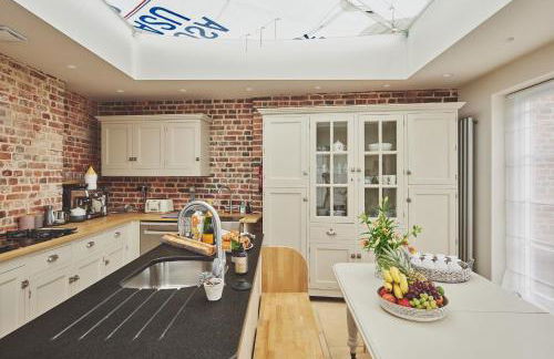 Coastal Manor Retreat - Foto 8