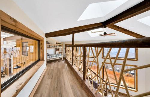 The Mighty Sycamore Treehouse at Treetop Escapes - Foto 62