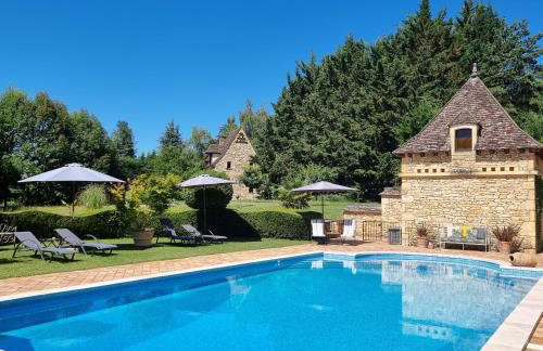 Les Granges Hautes, maisons de vacances, proches de Sarlat avec piscine, parc, - Foto 1