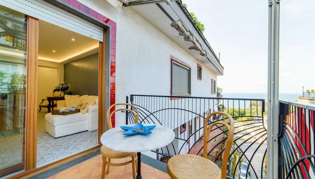 Estate4home - The attic - Photo 2, Room