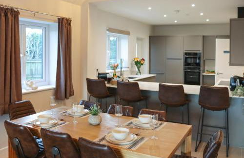 Waystone - Uk50842 - Photo 2