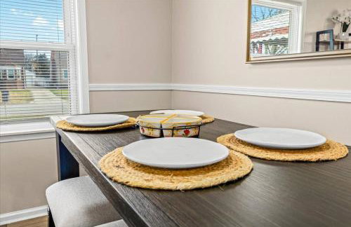 Newly Renovated 4 Bedroom 2 Bath Downtown Dearborn - Foto 9