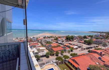 Apto com Varanda, Vista e Piscina a 50m da Praia - Foto 27