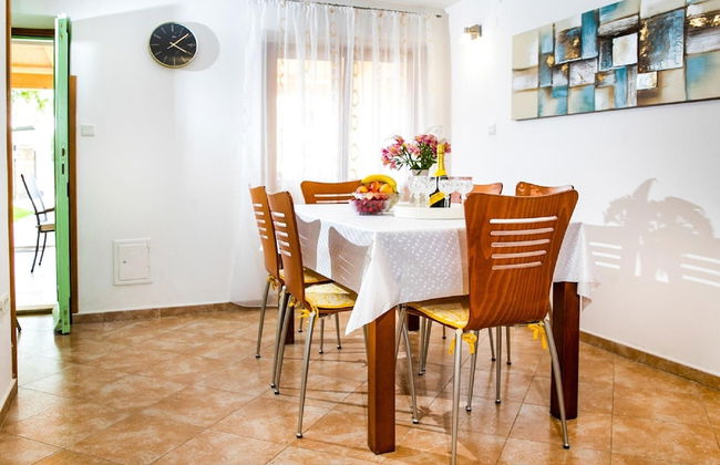 Adorable Holiday Home With Pool and Terrace - Foto 30