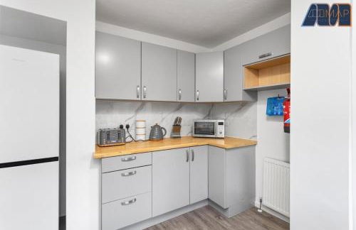 Modern 3 Bed Home in Bathgate with Garden - Photo 10