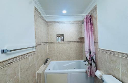 Entire Family-friendly 4 BR Cozy Unit , Metro walk - Foto 43