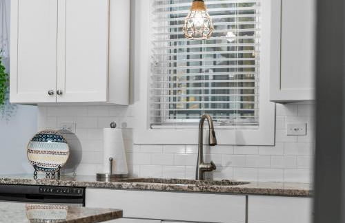 The Heart of TC 2BDR Ground Floor Condo in Downtown TC 2846 - Foto 31