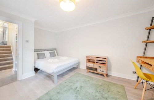 Stylish 3-floor 3bed home with garden near river - Foto 61