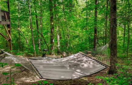 Peaceful Hideaway Treehouse near Little River Canyon - Foto 10