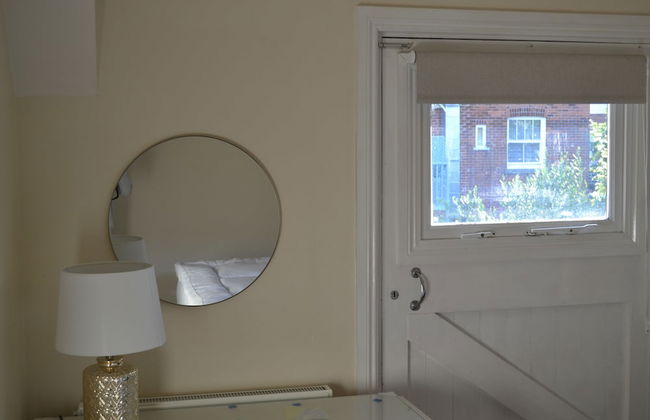 Frinton Escapes - The Cottage - Photo 13