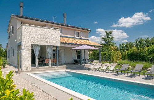 Villa Nevia - Photo 1