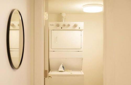 Above The Roots - Sophisticated 1BD Retreat - Photo 29