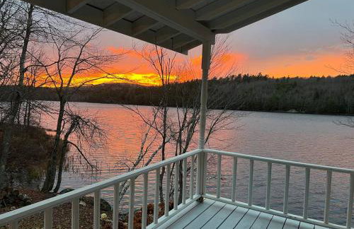 Lake Front-Maine Themed-Soaking Tub-Fire Pit-Kayak - Foto 5