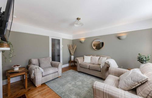 Prime Location - Southwold Gem - Sleeps 8 - Whole Cottage - Photo 39