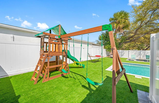 Luxury Modern Villa w/ Pool, Jacuzzi & Amenities! - Foto 65