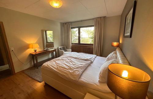 Private Spacious Villa near Winterberg and Willingen 14 Guests HUGE GARDEN Free Parking for Multiple Cars - Foto 9