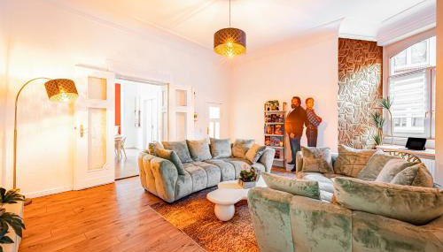 Stilvolle XXL-Ferienwohnung für 9 Gäste-148qm,4 Schlafzimmer,2 Parkplätze - Foto 2