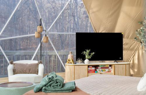 Sky Dome - Romantic Stay, Hot Tub, Wi-Fi, AC & Heat - Photo 12