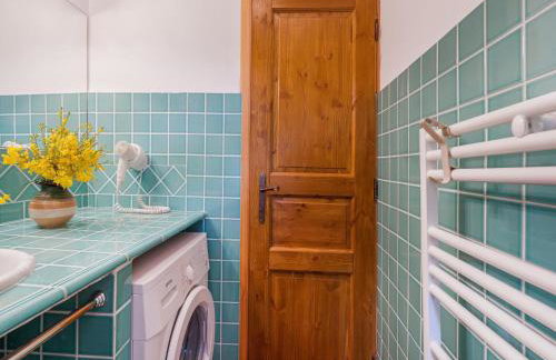 Charming Villa with Private Garden & BBQ - Foto 29