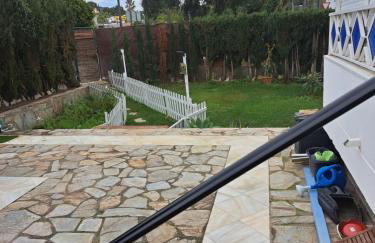 Apartamento con jardín y piscina Pet friendly - Photo 32