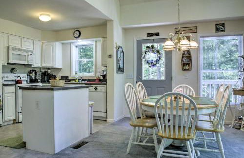 Spacious Home with Deck, Grill and Delaware River View - Foto 8