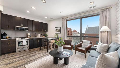 Brand New Condo in the Heart of Traverse City! - Foto 2