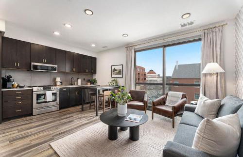 Brand New Condo in the Heart of Traverse City! - Foto 2