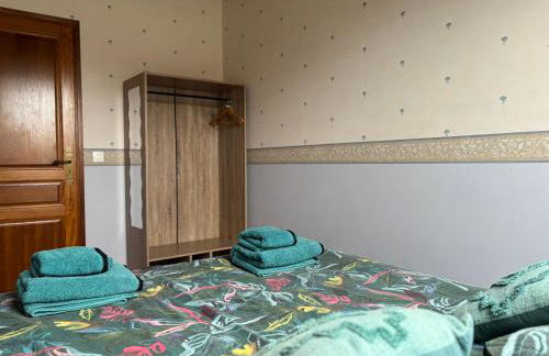 Le So Art, grande maison 4 chambres, terrain de pétanque, grand jardin clos, flipper, babyfoot, jeux Arcade, ping pong,1 km mer, proche golf, Port en Bessin, Bayeux et plages du débarquement, adaptée enfants - Foto 31