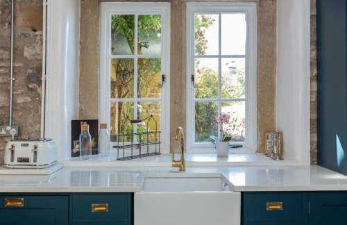 Beautifully Renovated Old Sweet Shop - Foto 10