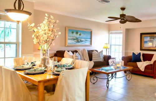 2BR Siesta Key Downtown Condo Walk Everywhere - Foto 1