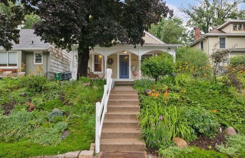 Elegant Linden Hills Home Family-Friendly Walk to Lake - Foto 4