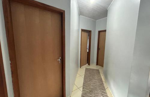 Casa com piscina próximo a BR 277 - Foto 2