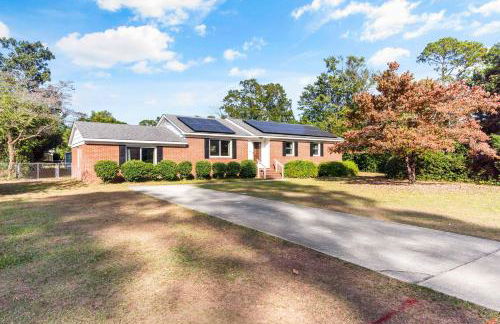 Chill Retreat, hot tub, large private yard - Foto 12