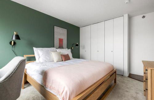 Gold Coast 2BR w Gym Pool nr Oak St Beach CHI-207 - Photo 9