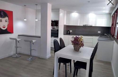 Apartamento totalmente reformado en 1ª linea - Foto 9