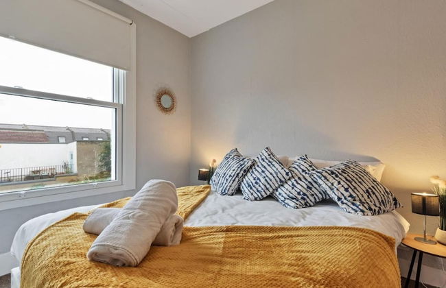 Hove Actually House - 4 Bedrooms - Garden - Photo 16