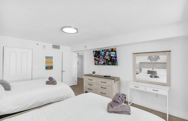 Sky High 31st Floor Condo W Parking - Foto 10