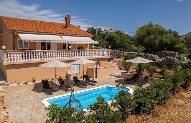Villa Akulica With Heated Outdoor Pool and Seaview - Photo 25