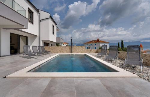 Villa Lavanda -semi-detached villa with a pool and a panoramic view, close to a sandy beach- by TRAVELER tourist agency Krk - Foto 7