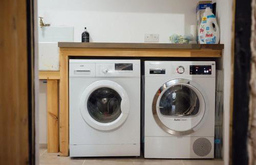 Farmhouse Charm with Modern Style in Pembrokeshire - Foto 59