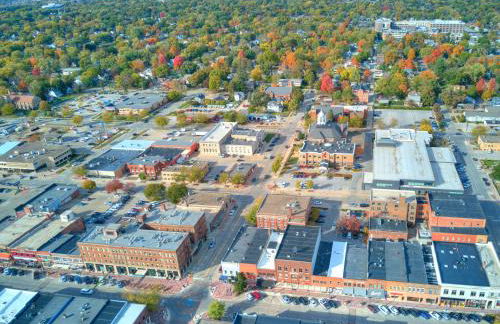 Cozy Stay at 229 Main St Perfect Ames Location - Foto 39