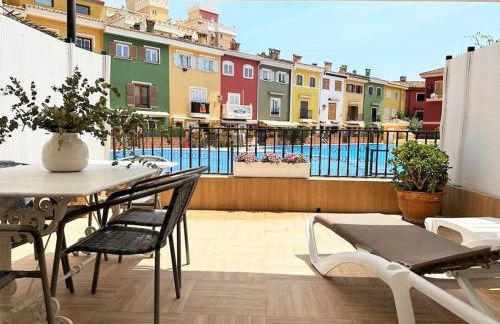 Your Poolside Paradise by the Sea - Foto 1