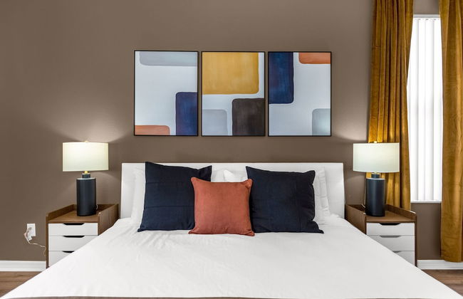 Upstay - New Home Near Disney w Private Pool BBQ - Foto 28