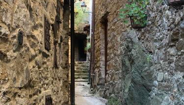 Private studio with mountain view with terrace in Medieval village - Foto 3