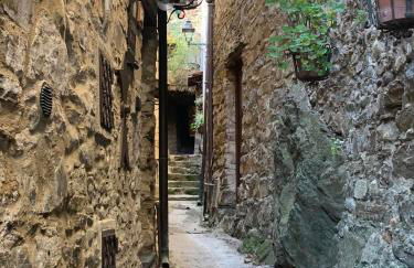 Private studio with mountain view with terrace in Medieval village - Foto 3