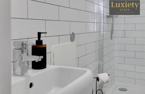 Gorgeous 1BR Studio By Luxiety Stays Short Lets & Serviced Accommodation Southend on sea With Free WiFi & Nr High St - Foto 14